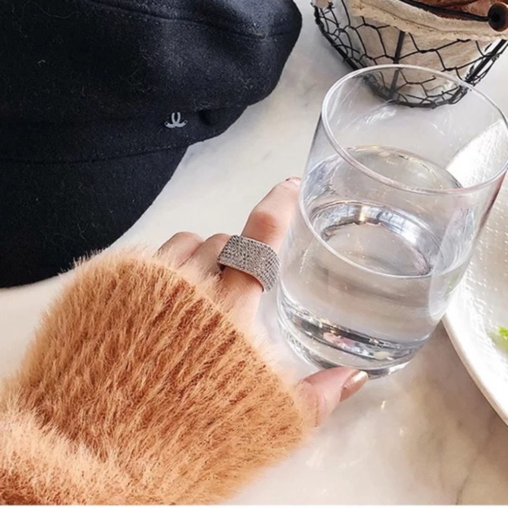 Last One 18kt White Gold Diamond Eternity Band - Picture 4 of 4